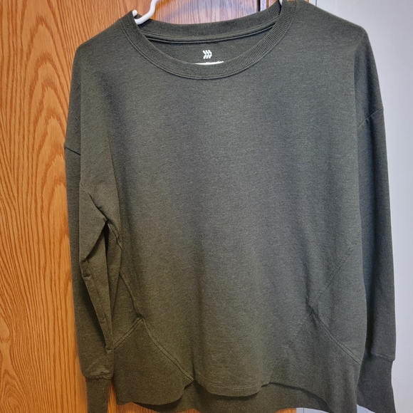 all in motion Tops - all in motion long sleeve top L